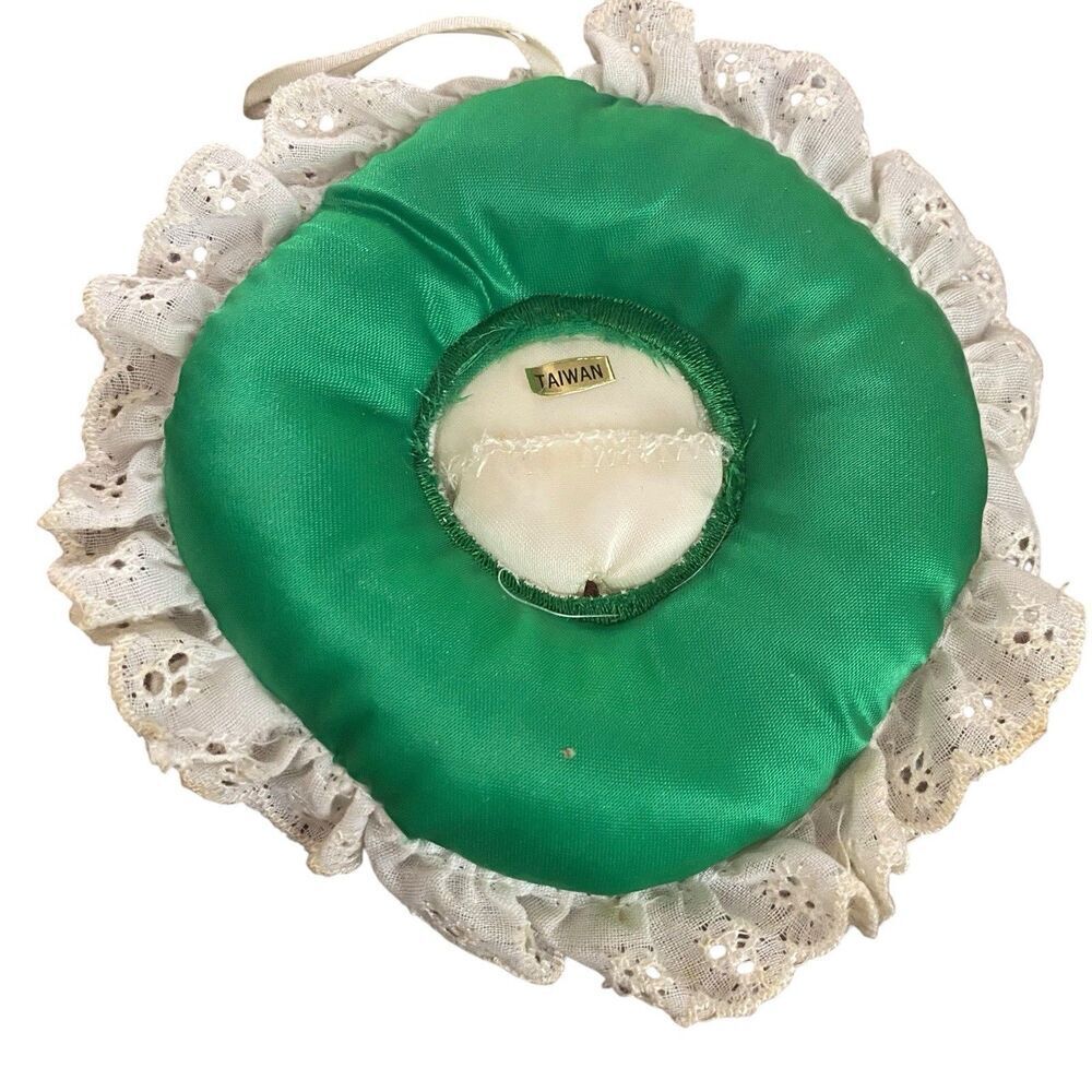 Vintage Fancy Feast 1987 Cat Christmas Ornament White Satin Dated - Picture 2 of 2